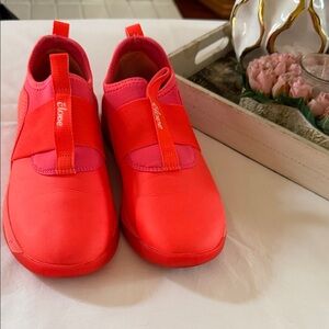 Clove Womens Nursing Shoes Slip-On Sneakers in Coral Pink